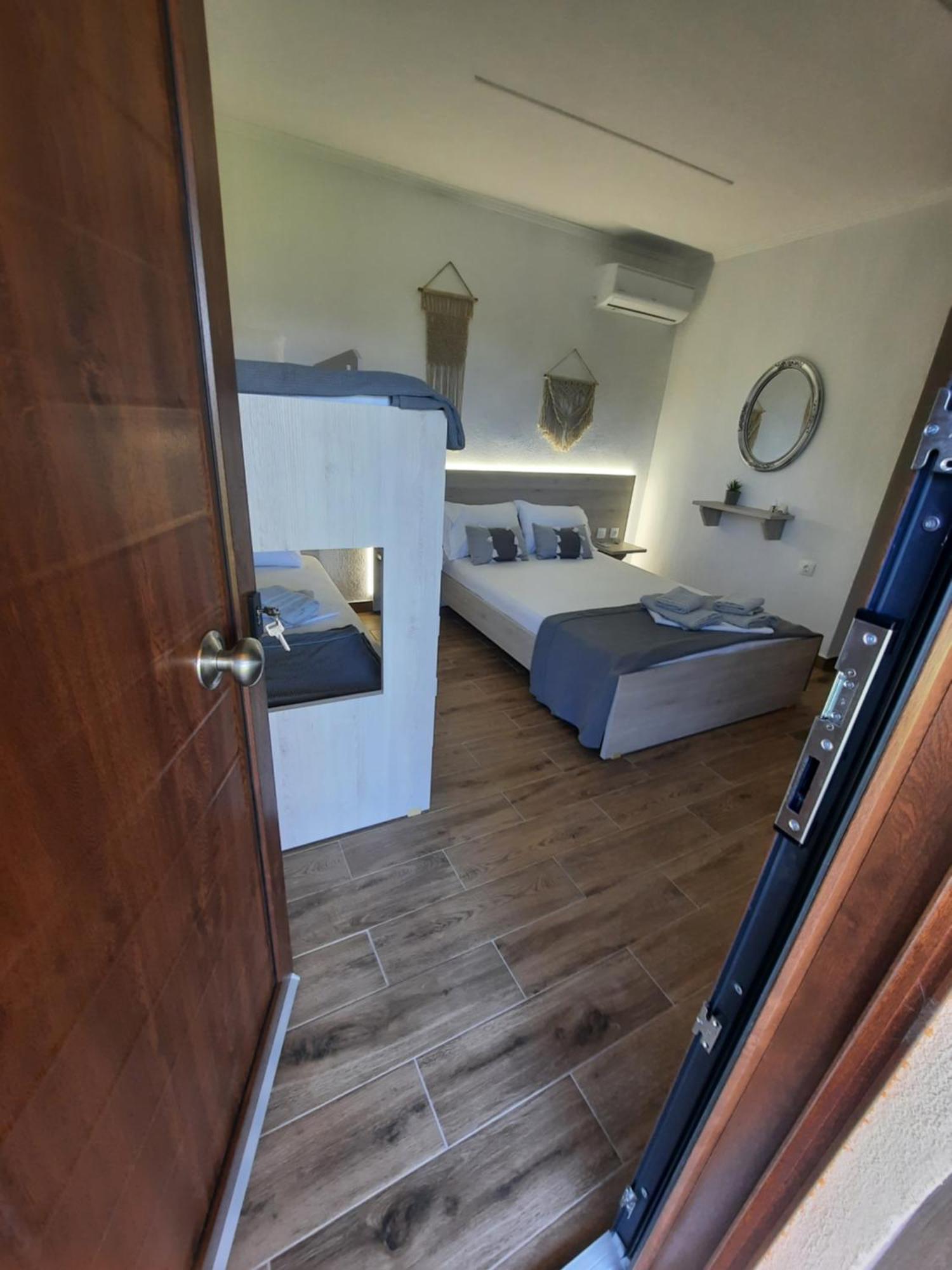 Bungalows Anestis Торони Екстериор снимка